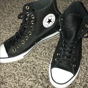 Black leather converse